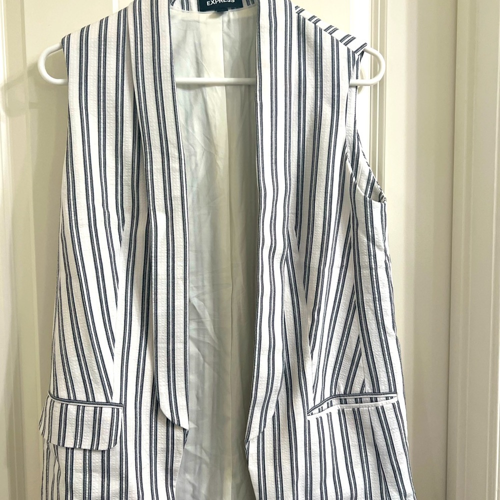Express Small Sleeveless Blazer